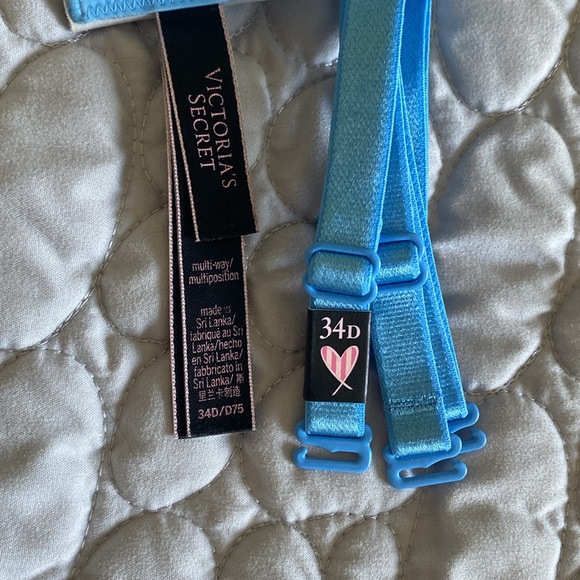34d Victoria Secret strapless bra with removable straps - Picture 2 of 4